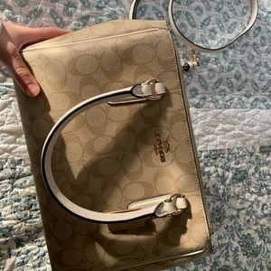 Medium size brand new coach purse perfect conditio